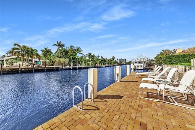 405 - 1332 Bayview Dr, Condo with 2 bedrooms, 2 bathrooms and null parking in Fort Lauderdale FL | Image 2