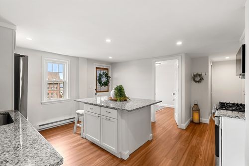 3a-40 Middle St, Gloucester, MA, 01930-5748 | Card Image