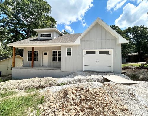 2 Witney Ln, Bella Vista, AR, 72714-3802 | Card Image