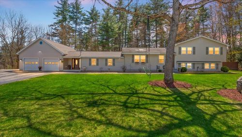 4 Wallace Dr, Merrimack, NH, 03054-3905 | Card Image