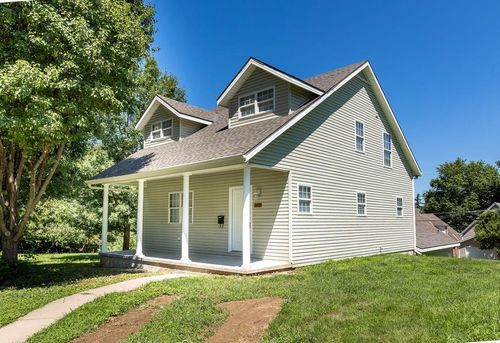 811 Powell St, Saint Joseph, MO, 64501-1475 | Card Image