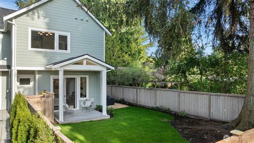 12847 Ne 113th St, Kirkland, WA, 98033-4107 | Card Image