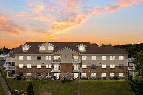 unit-104-301 N Lake St, Cadillac, MI, 49601-2702 | Card Image