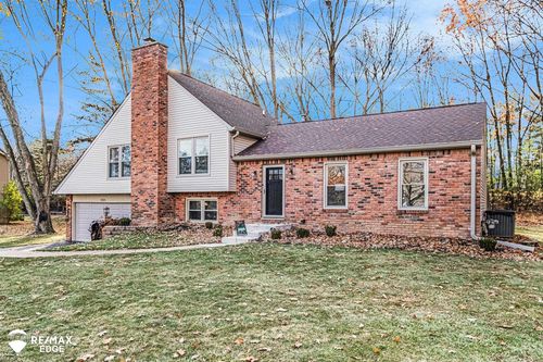 9326 Green Tree, Grand Blanc, MI, 48439-9504 | Card Image