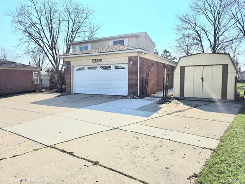 31821 Beechwood Dr, Warren, MI, 48088-2073 | Card Image