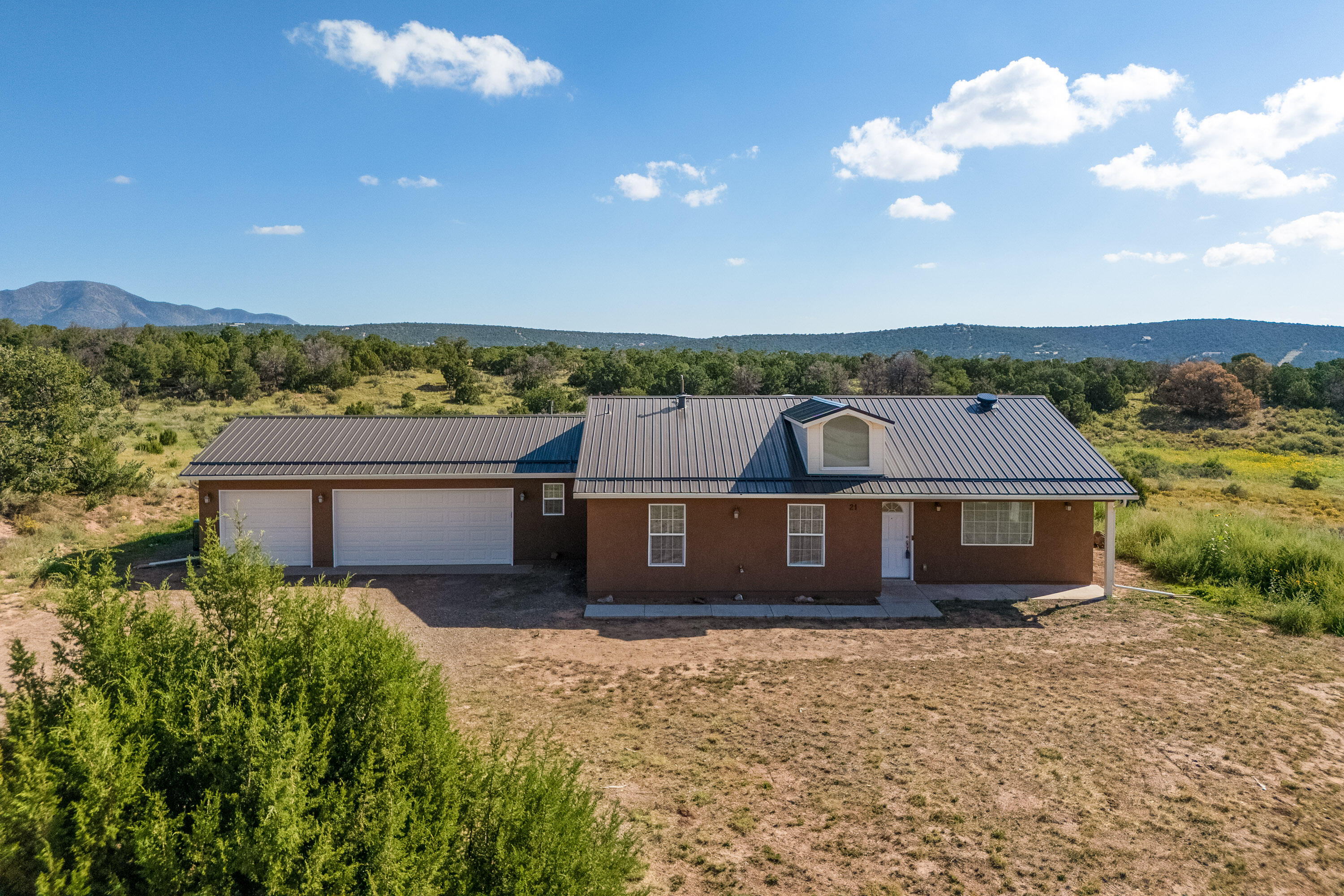 Trade Ct, Edgewood, NM 87015