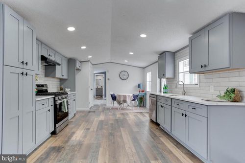239 Edward Ln, LOTHIAN, MD, 20711-9409 | Card Image