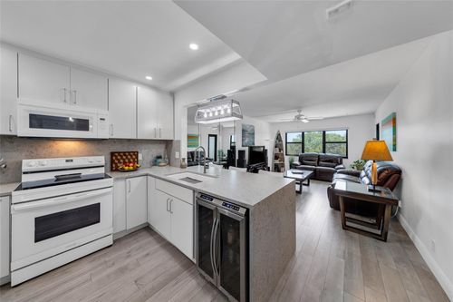 518-900 River Reach Dr, Fort Lauderdale, FL, 33315-1100 | Card Image