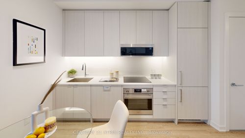 605-250 Lawrence Ave W, Toronto, ON, M5M1B2 | Card Image