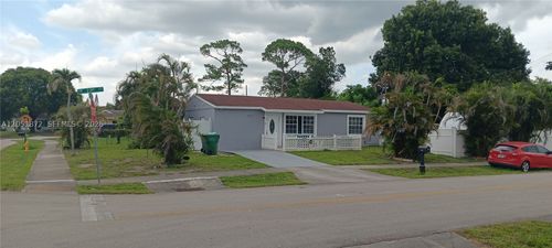 4331 Sw 23rd Ct, Fort Lauderdale, FL, 33317-6666 | Card Image