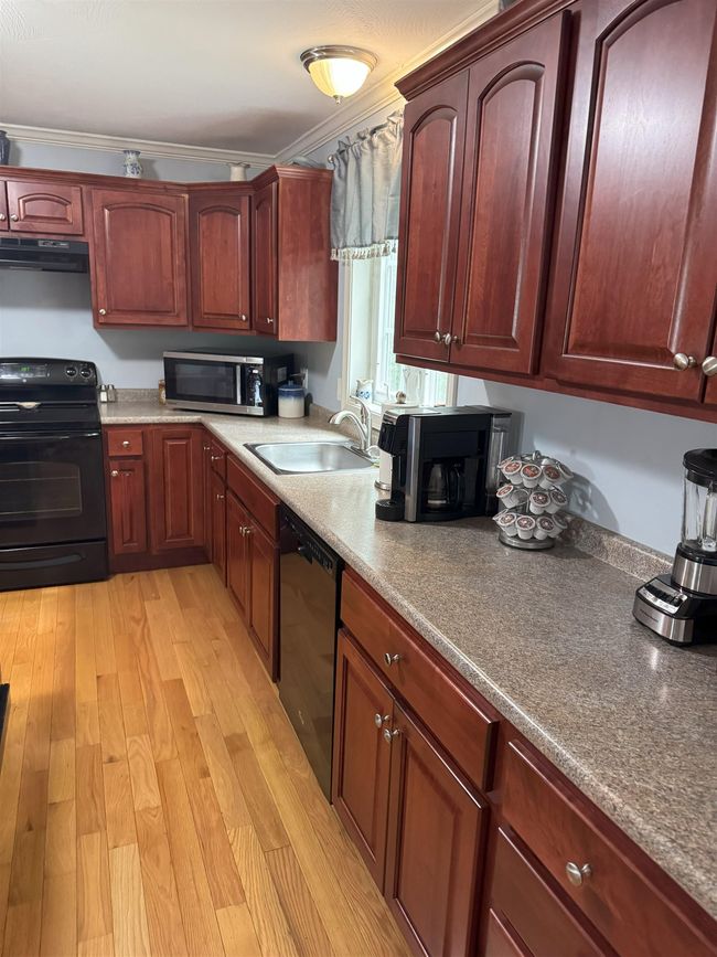 APT-1 - 26 Scribner Rd, Condo with 3 bedrooms, 3 bathrooms and null parking in Fremont NH | Image 5