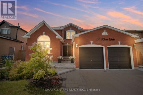 139 Rhodes Circle, Newmarket (Glenway Estates), ON, L3X1V2 | Card Image