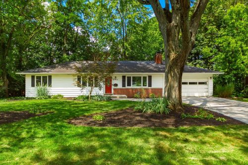 3685 Sunset Dr, Upper Arlington, OH, 43221-1139 | Card Image