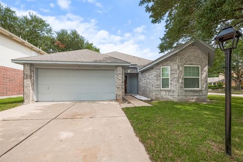 2902 Secluded Dr, Sugar Land, TX, 77498-4819 | Card Image