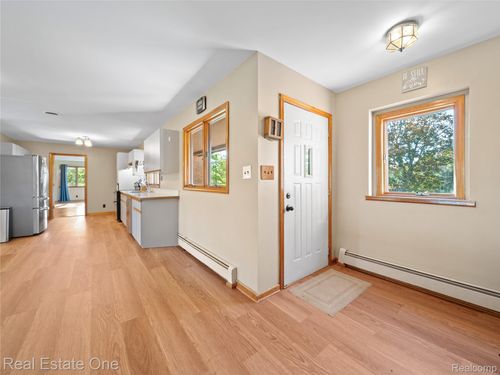 9755 Annabelle Ct, South Lyon, MI, 48178-9185 | Card Image