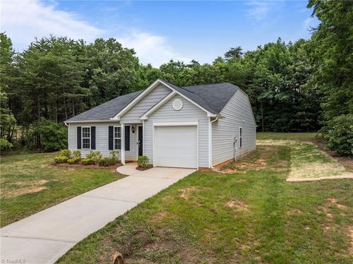 169 Delia Run, Madison, NC, 27025-8348 | Card Image