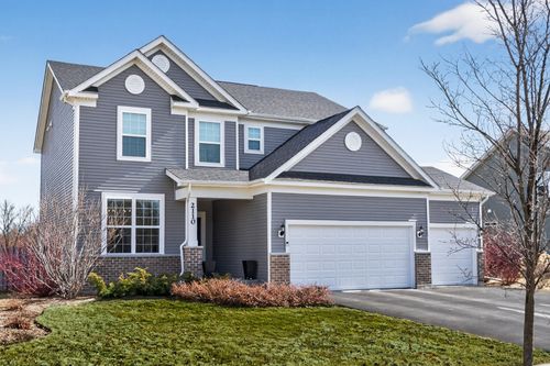 2110 Silver Leaf Dr, Island Lake, IL, 60042-8837 | Card Image