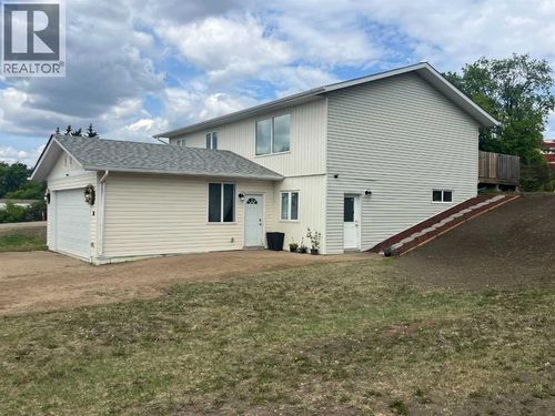 26 Hillmond Avenue, Hillmond, SK, S0M0W0 | Card Image