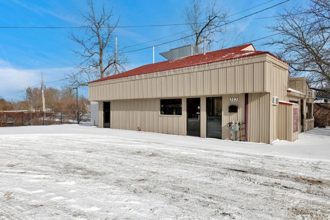 323 S Main St, Home with 0 bedrooms, 0 bathrooms and null parking in Eaton Rapids MI | Image 6