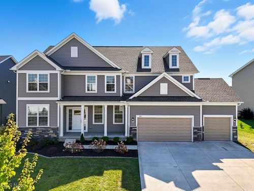 5275 Duxbury Dr, Copley, OH, 44321-1023 | Card Image