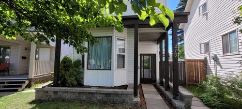 210 Woodmont Crt Sw, Calgary, AB, T2W4X1 | Card Image