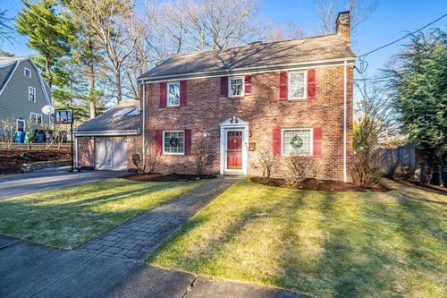 17 Woodhaven Rd, Waban, MA, 02468-1621 | Card Image