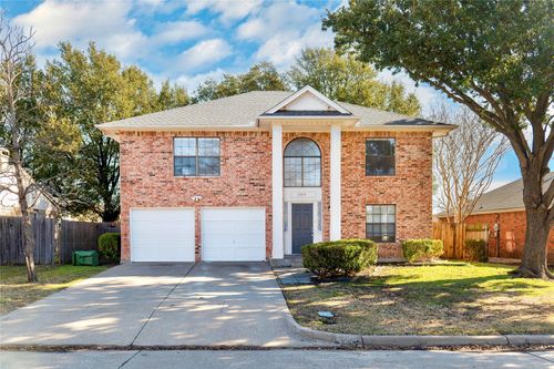 5315 Faireast Ct, Arlington, TX, 76018-1683 | Card Image