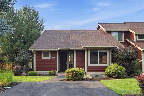 10614 Village Loop, Redmond, OR, 97756-7443 | Card Image