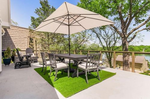 252 Apache Trl W, Lake Quivira, KS, 66217-8705 | Card Image