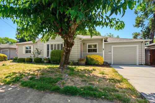 3020 Spring Creek Dr, Santa Rosa, CA, 95405-7039 | Card Image