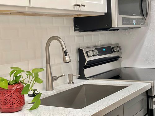 13-3400 Timmons Ln, Houston, TX, 77027-6437 | Card Image