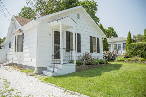 84 Spencer Ave, Guilford, CT, 06437-3366 | Card Image