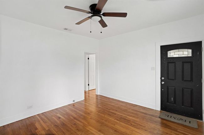 227 Carroll St, House other with 4 bedrooms, 2 bathrooms and 1 parking in San Antonio TX | Image 17