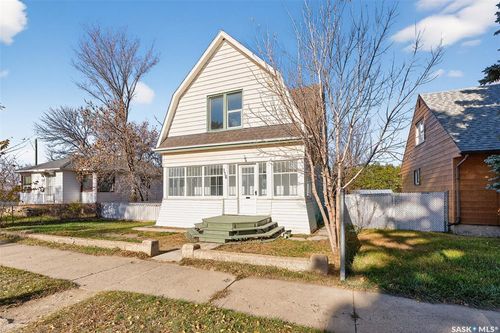 116 Iroquois St E, Moose Jaw, SK, S6H4T2 | Card Image