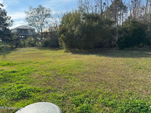 125 Edith Dr, Bay Saint Louis, MS, 39520-9035 | Card Image