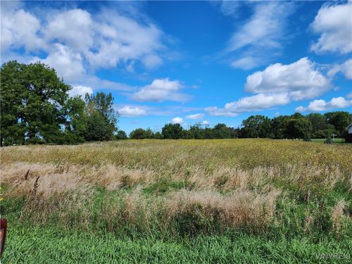 11853 Maple Ridge Rd, Medina, NY, 14103-9711 | Card Image