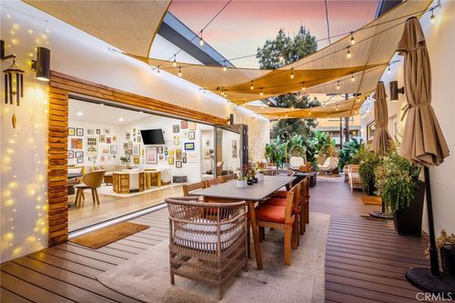 11645 Woodbridge St, Studio City, CA, 91604-2759 | Card Image