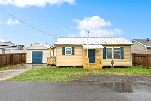 240 Clayton Dr, Norco, LA, 70079-2230 | Card Image