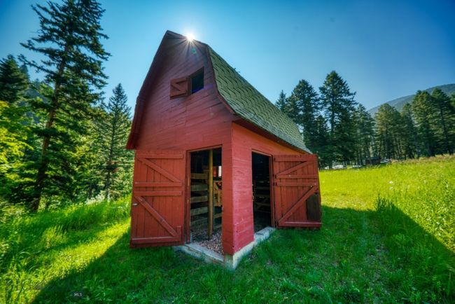 14470 Cottonwood Canyon Rd, House other with 2 bedrooms, 1 bathrooms and null parking in Bozeman MT | Image 15