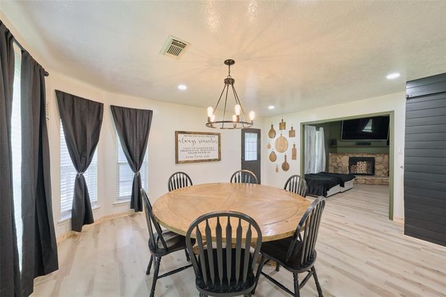 27548 Log Cabin Rd N, House other with 4 bedrooms, 2 bathrooms and 2 parking in Montgomery TX | Image 11