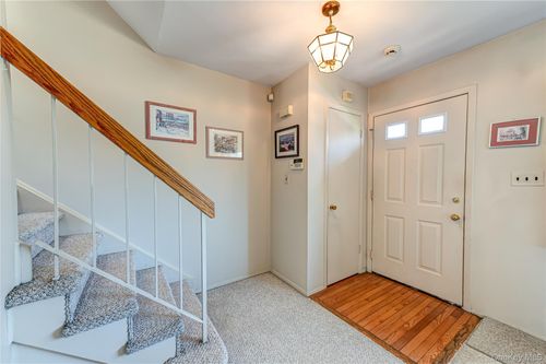 apt-25-195 N Centre Ave, Rockville Centre, NY, 11570-3643 | Card Image