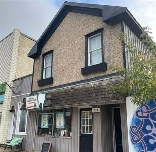 {{alt}} | Card Image