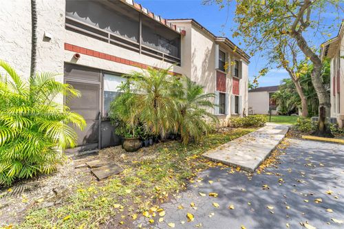 apt-5-20170 Ne 3rd Ct, Miami, FL, 33179-2969 | Card Image