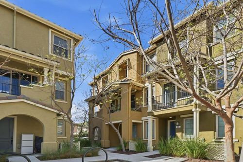 605 Cinnamon Cir, Mountain View, CA, 94043-2090 | Card Image