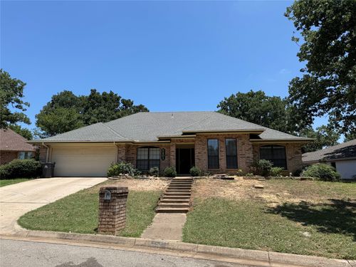 5201 Rustle Leaf Dr, Arlington, TX, 76017-1252 | Card Image