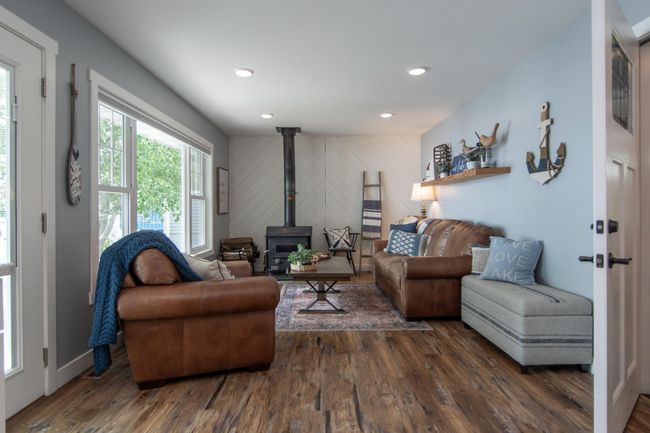 Cozy up in the family room on chilly days. | Image 16