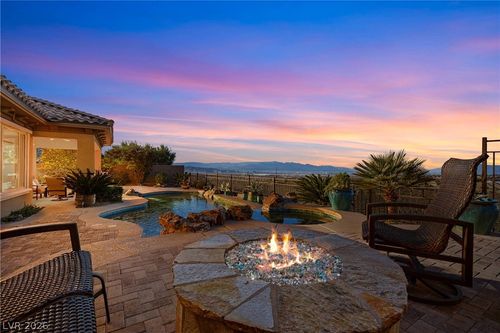 2865 Josephine Dr, Henderson, NV, 89044-0372 | Card Image