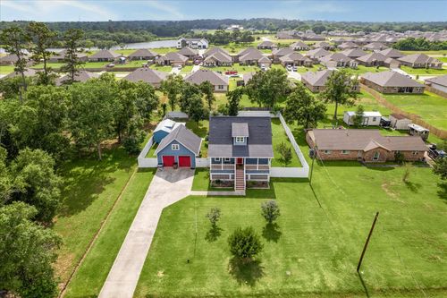 4424 Country Club Dr, Dickinson, TX, 77539-7620 | Card Image