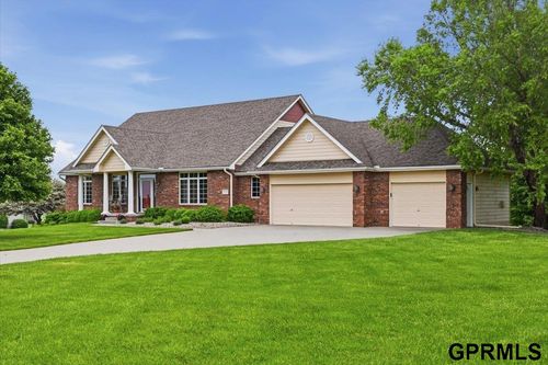 17933 Bent Tree Rdg, Council Bluffs, IA, 51503-7804 | Card Image