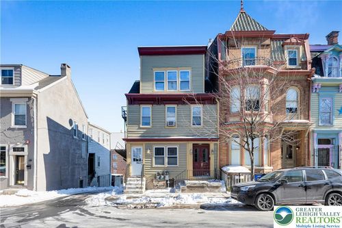 30 S 5th St, EASTON, PA, 18042-4688 | Card Image